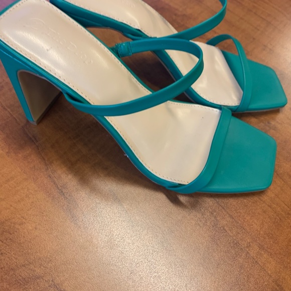 Sandals - Picture 2 of 6